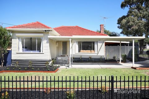 Set on a corner allotment in one of Glenroy's most popular pockets, this charming, sun-drenched weatherboard family home is set for perfect family living, with plenty of space both indoors and out for the whole family to enjoy. Comprising of three be...