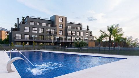 Stylowe apartamenty w pobliżu plaży w Denia Costa Blanca. Apartamenty posiadają ogrody, baseny i zamknięty parking, w odległości spaceru od plaży w Denia, Alicante. Lotnisko w Alicante znajduje się 1 godzinę jazdy samochodem od apartamentów. ALC-0013...