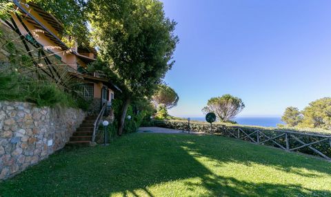 Porto Santo Stefano, loc. Cala Piccola Gedeelte van een villa met een prachtig uitzicht op zee. We bevinden ons in een schilderachtige hoek van een van de meest gerenommeerde gebieden van Monte Argentario, in het groenste en meest besloten gebied van...