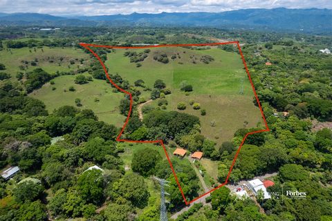 Finca La Cima Dorada Discover a prime investment gem near La Garita: a 24-hectare estate offering boundless possibilities for developers and visionaries. Strategically located near Route 27 and National Route 3, as well as the thriving Coyol Free Tra...