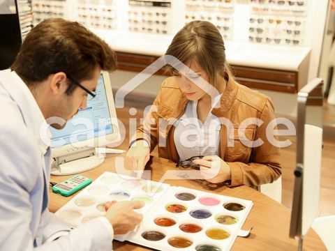 fonds de commerce Optique à vendre ANNECY (74) Découvrez cette magnifique affaire d'optique située dans un emplacement privilégié d'Annecy. Cette boutique, élégamment aménagée, offre une superficie commerciale d'environ 50 m², complétée par une salle...