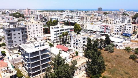 Volledig Gebouw op 50 m van Salamis Straat in Gazimağusa Noord-Cyprus Cyprus is het op twee na grootste eiland in de Middellandse Zee. Gazimağusa, gelegen aan de noordoostkust van het eiland, is de thuisbasis van de commerciële haven van het land en ...