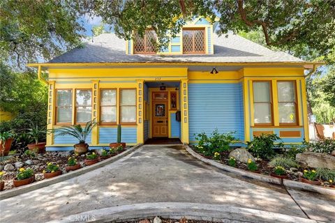 Welcome to a piece of Claremont history! Nestled in the heart of downtown, this charming property offers a unique blend of historical significance and modern convenience. Built in the early 20th century, this building boasts original architectural de...