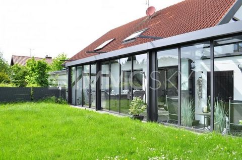 Willkommen in Ihrem neuen Zufluchtsort der Gelassenheit im zauberhaften Baindlkirch! Hier finden Sie nicht nur ein Zuhause, sondern eine Quelle unerschöpflicher Inspiration und höchsten Komforts. Diese einzigartige Immobilie vereint zeitlose Eleganz ...