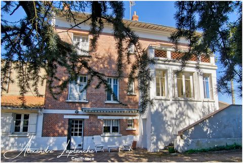 Dpt Tarn et Garonne (82), à vendre MONTAUBAN maison d'architecte des années 30, 10 pièces de 217m² avec jardin et garage