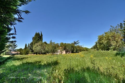 Terrain à vendre EGUILLES (13), 2 800 m2 viabilisé, pour construire 1 ou 2 maisons