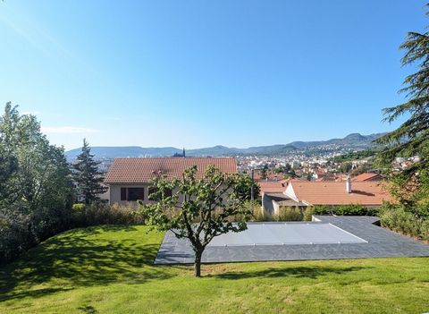 Maison rénovée 9 pièces CLERMONT FERRAND (63) vue panoramique