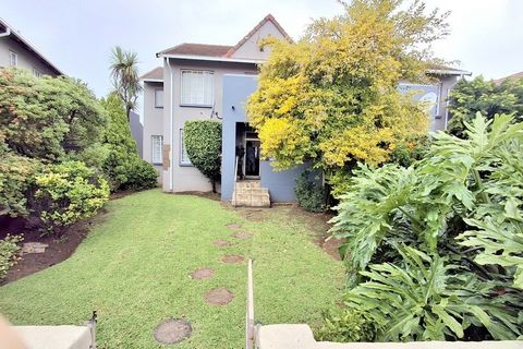 THIS UNIT OFFERS 2 BEDROOMS AND 2 BATHROOMS. A GARDEN IN A WELL MAINTAINED COMPLEX. The front gate from the parking area leads through to a lovely lawned garden with mature shrubs and paving stones to the front verandah. Perfect for taking in the vie...