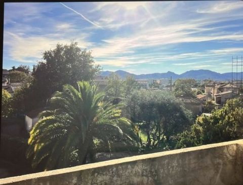 CANNES LA BOCCA, dans un petit immeuble de seulement 4 appartements avec syndic bénévole. Au 2 ème et dernier étage sans ascenseur, appartement 4P de 83 m2 avec terrasse, cave, garage et parking. Expo Sud, pas de vis à vis. Cet appartement se compose...