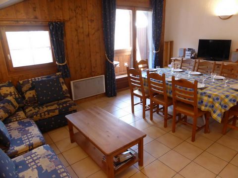 The residence les Cimes d'Or (without lift) is situated in the hamlet of Lay. It comprises of 3 buildings over 3 floors and is located 1200m from the centre of the village. Les Cimes d'Or, les Contamines-Montjoie, Alps are with close proximity to the...