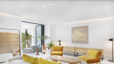   Welcome to Salitre Art Deco, the definition of a luxurious designer four-bedroom apartment in the heart of Lisbon. On the third floor of a high-end Art Deco building, you will find this sublime 220 sqm apartment accompanied by a 22 sqm terrace to e...