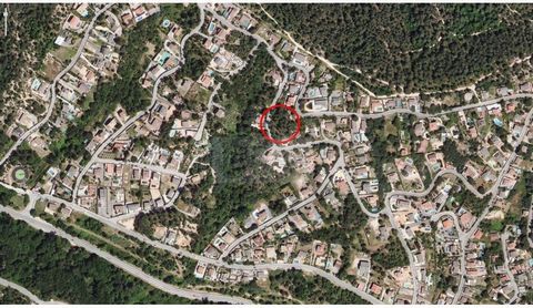 Building land located in the urbanization Aiguaviva Park de Vidreres. Land of surface 1.407 m2. Edifiable area of 562.80 m2. You can build Ground Floor, Floor 1 and Floor 2, basement option. Typology of building isolated single-family house. GREAT OP...