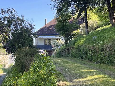 EXCLUSIVE TO BEAUX VILLAGES! Location, location, location! Sitting on the banks of the river Gartempe in the Vienne, this property has wonderful views. Accessed by a private lane, the house sits in a prominent position. On entering you arrive into th...