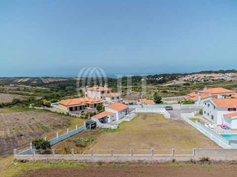 Urban land, 1,076 sqm, with a construction area of 445 sqm for a 2-storey villa, in Magoito, in Sintra. The plot is fully walled, it has a gate and railing and a domestic borehole with an engine for water extraction. A 45 sqm annexe has already been ...