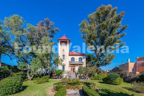 This magnificent Villa is located in a privileged location in front of the beach of Burriana. The authentic villa, which combines the style of French modernism and a Petit Château, occupies an extensive plot of about 2,950 m2, and has a build size of...