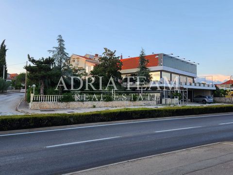 Commercial - residential space for sale or rent on the main highway, excellent location, Zadar The space needs to be adapted and adjusted for commercial purposes. The total area is 1783m2 - BUSINESS SPACE Consists of: 1. Basement 734 m2 + 200 m2 yard...