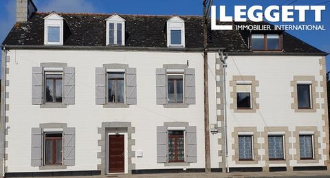 A28241MCW22 - Two adjoining, semi-detached properties with garages and a large courtyard in the heart of Rostrenen. A popular market town with cafés, restaurants and all amenities, this is the perfect place to explore the local area, with the famous ...