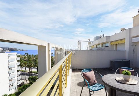 Keller Williams offers you a unique opportunity to live in the centre of the town of Salou, in a unique and cozy duplex penthouse with views of the beach and the sea. ~~This beautiful and well-located penthouse is located in the middle of Paseo Jaume...