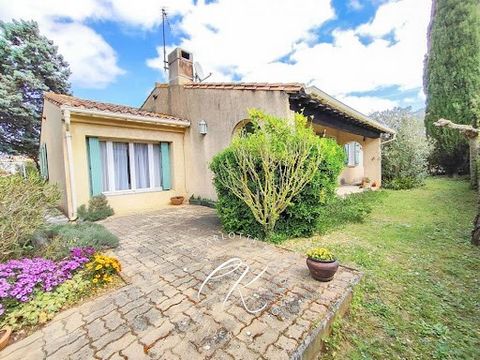 Discover this charming villa of 122 m² on one level, ideally located in a village offering all amenities at the gates of Carcassonne. This property stands out for its four spacious bedrooms, three of which are equipped with built-in wardrobes, ensuri...
