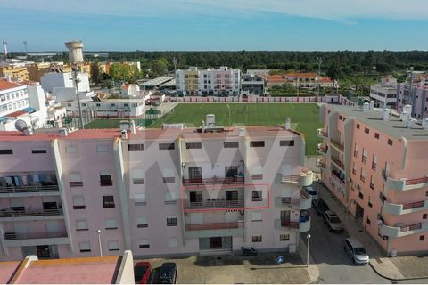 Apartment for sale located in Hortas in VRSA. Building with lift. In excellent condition. The apartment is composed with 1 bedroom, 1 living room, 1 equipped kitchen with storage, 1 bathroom, 1 long balcony, 1 entrance hall and 1 hallway with built-i...