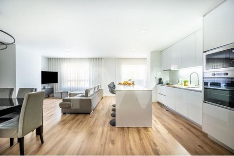 Simulation of visit: ... This property has a number of characteristics that are difficult to muster, which makes it rare on the market . The 3 bedroom apartment is fully renovated with good finishes and taste in its decoration, it has very large area...