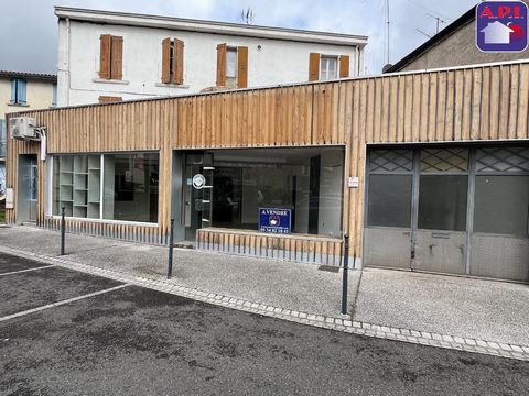 COMMERCIAL PREMISES Your API agency offers you exclusively this commercial premises of approximately 160m² free of any occupation. Ideally located with excellent visibility. Fees including VAT charged to the seller Contact me for more information. AG...