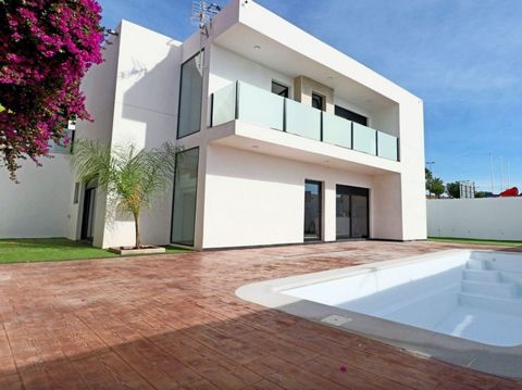 NEW BUILD 3BED-VILLA IN FORTUNA(MURCIA)~ ~ New Build villas in Fortuna, Murcia.~ ~ Independent villa build over 2 floors and has 3 bedrooms, 2 bathrooms, 2 dressing rooms, open plan kitchen with the lounge area, garage, private garden with swimming p...