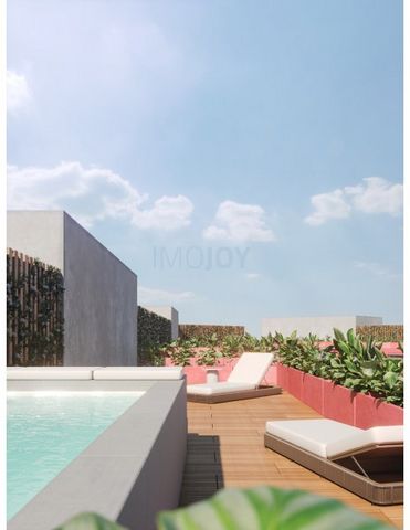 3 bedroom penthouse flat with swimming pool, with 154.35 m2 and terrace with 96.06 m2, brand new, with 3 parking spaces and storage located in the historic centre, in one of the most traditional areas of Porto, a few steps from the Bolhão Market, in ...