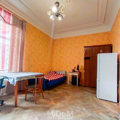 Предлагаем к продаже просторную комнату в 8 комнатной квартире в историческом центре Санкт-Петербурга. Квартира расположена на комфортном 5 этаже, в доме установлен новый лифт. Комната отлично подойдет как для собственного проживания, так и для сдачи...