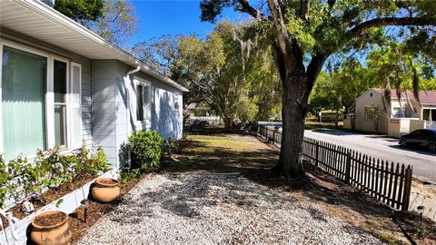 Welcome to your perfect slice of Tarpon Springs paradise! Nestled in a charming neighborhood just a stone's throw away from Historic Downtown Tarpon Springs, this home offers the ideal blend of modern convenience and historic charm. Step inside to di...