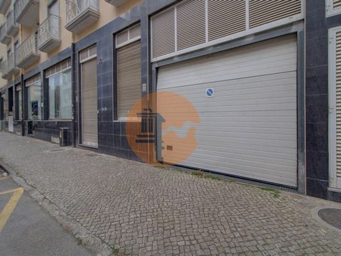 Large closed garage for sale in the center of VRSA. Closed garage with unusual dimensions. It has 74.23 m2. Excellent access and located in the center of VRSA. Ask for more information or a visit : #ref:CS-GAR-91681