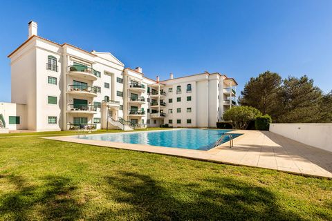 This magnificent 4+1 bedroom apartment, located in a prestigious condominium in the Amoreira area of Cascais, offers a unique residential experience. Privacy and serenity: nestled among green spaces, this condominium provides a peaceful atmosphere wh...