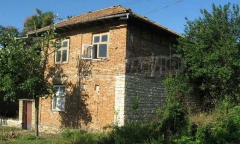 SUPRIMMO agency: ... We are pleased to present to your attention this rural property in good condition at an extremely attractive price. The settlement is 25 km from the town of Byala and about 70 km to the city of Ruse and the Danube River. The tota...