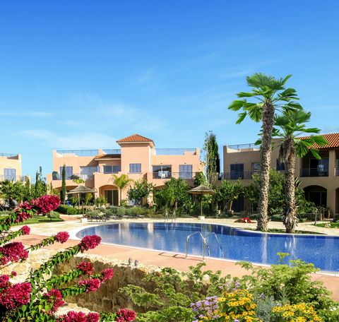Mandria Gardens Garden Flat No. 001 is located in an exceptional seafront development that offers one and two-bedroom apartments and penthouses, and three-bedroom detached villas. There are two communal swimming pools (one of which is heated during t...