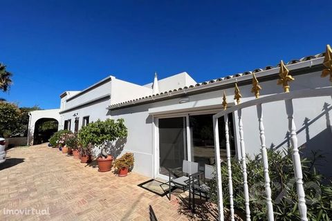 Superb villa, idealy situated in the sought after location inside the Natural Park Ria Formosa, Arroteia de Baixo. Easy walking distance to the waterfront. Recently fully refurbished to a high standard.   Large garden with a variety of fruit trees. P...