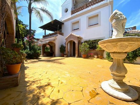 LOVELY VILLA SITUATED IN THE RESIDENTIAL AREA OF SAN PEDRO DE ALCANTARA (Marbella) on the Spanish Costa del Sol. Built to fine detail in 2000, with breath-taking views of the mountains and just metres from the coastline walkways and beaches. It has 5...