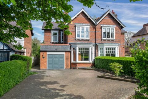 Claremont House is a charming Edwardian four-bedroomed home set in a semi-rural prestige location. It features a fine 240-foot rear garden and a rural outlook to both front and rear. Built in 1907 and presented in a traditional style, this fine home ...