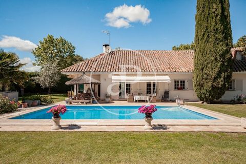 DETACHED HOUSE WITH GARDEN AND SWIMMING POOL APROPERTIES REAL ESTATE presents a cozy villa, full of charm, located in one of the best areas of the urbanization, near the Coto de la Pesadilla, integrated in the park of the Cuenca Alta del Manzanares. ...