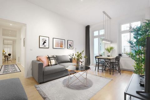 The old building apartment with its high-quality, modern and cozy furnishings creates a special living ambience. The 3-room apartment has comfortable king-size box-spring beds and, despite its central location, offers the opportunity to relax on the ...