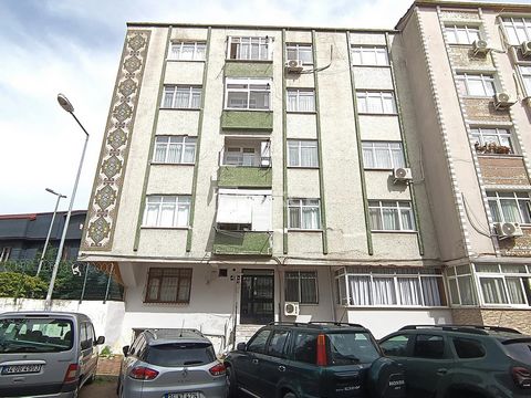 Appartement de 3 chambres prêt à emménager dans un complexe à Istanbul Fatih L'appartement est situé dans l'un des quartiers centraux d'Istanbul à Fatih Koca Mustafapaşa. La région de Fatih est connue sous le nom de « Vieil Istanbul ». La région accu...