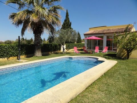 Modern and peaceful detached villa available for sale just 600 metres from the beautiful beach of Oliva 5 minute drive to Oliva town centre This property benefits from a lovely wood burner and hot and cold air conditioning in the living room a privat...