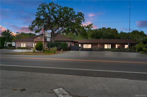 Nestled in Inglis, Florida, Levy County, Prime Multi-Unit Office Complex offers a gateway to 'Florida’s Natural Paradise'. Conveniently located near the intersection of Highway 40 and US 19, this commercial gem spans nearly a city block, boasting 180...