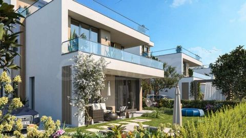 SUPRIMMO Agency: ... Start van de bouw - maart 2024 We presenteren te koop een familievilla met drie verdiepingen, hoogwaardige nieuwbouw, op 100 meter van het strand van Lahana, in de nabijheid van de wijk Lahana. 'Sarafovo', Burgas. Het pand heeft ...