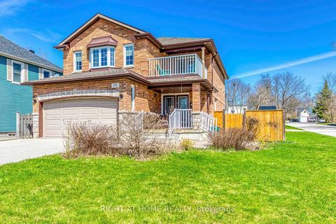 Welcome to 149 Crescent St. This Upgraded 4 +1 Bedroom, 4 bathroom, Newer Built Home- 2009. Home Is Situated in a Mature, Family Oriented Neighbourhood W/Ravine Views!! This Lovely 2100 Sq Foot, All BRICK, Family Home Boasts Lots of Privacy, Double D...