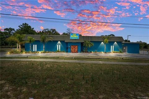 This newly remodeled 7560 sq/ft General Commercial building, strategically located between Inverness & Crystal River, Florida, offers a versatile space suitable for various purposes such as a Fraternal Club, Restaurant, Church, Nightclub, or Meeting ...