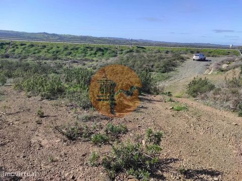 Terreno Rustico com 9520 m2, Vale Andreu em Castro Marim - Algarve Vista desafogada do Rio Guadiana e da Ponte. Linda e desafogada vista da Serra Algarvia. Bons acessos. Localizado a 10 km da histórica Vila de Castro Marim. Apenas 15 minutos de carro...