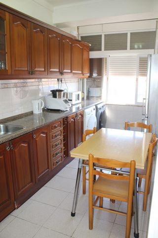If you're looking for the property of your dreams, you've found it! This magnificent 3-room apartment with excellent sunlight is located in Quinta de São Nicolau, Corroios. It has a very spacious entrance hall, two bedrooms both with wardrobes, a liv...