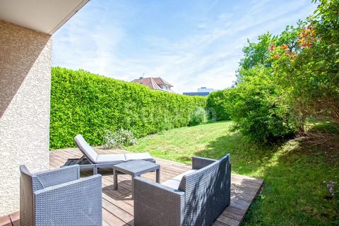 Réf 68277NL : Just a few minutes from Annecy, on the main road to Geneva, come and discover this cosy flat where life is good. You'll enjoy a bright living room and a large, well-exposed terrace opening onto a sheltered garden. Summer barbecues and l...