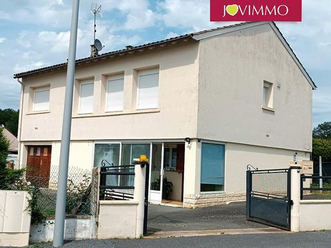 Located in Vallon-en-Sully. JOVIMMO votre agent commercial Nathalie PARIAS ... Pleasant bright house of about 90 m2, quiet, located in bocage Bourbonnais, near the forest of Tronçais (the largest chesnaye in Europe), easily accessible by the A71 moto...