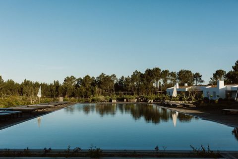 Located halfway between the countryside and the sea, just a few kilometers from Zambujeira do Mar, Craveiral Farm House is the perfect blend of connecting with nature and the comfort of modern living. Only two hours from Lisbon, Craveiral offers over...